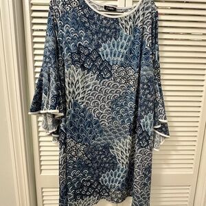 Beautiful Women’s Plus 3X Roz & Ali Blue and White ruffle-sleeve dress